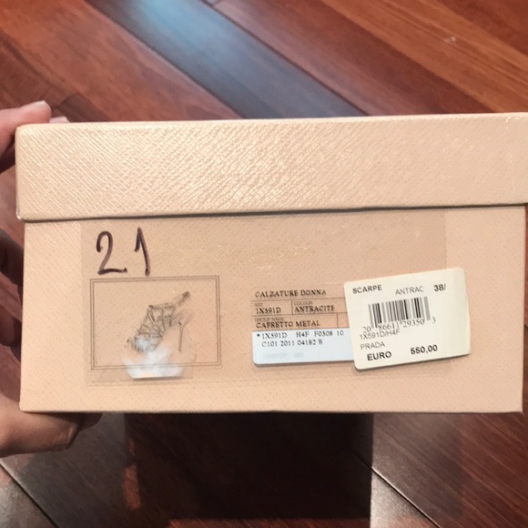 Prada heels - Picture 7 of 11